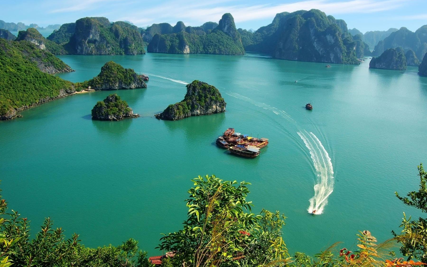 Halong Bay- Best Place to visit in Vietnam 